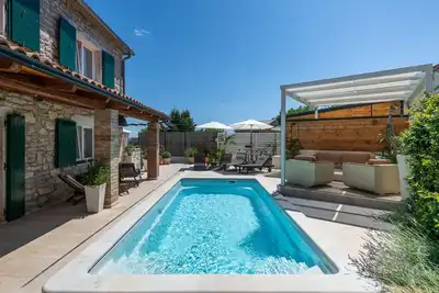 Image de Belle maison à Barban avec WiFi