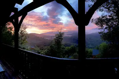 Stunning Views - Great Location