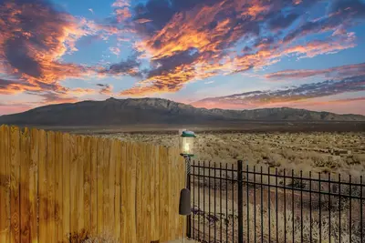 Image de Relaxing, comfortable home for entertaining or enjoying the view