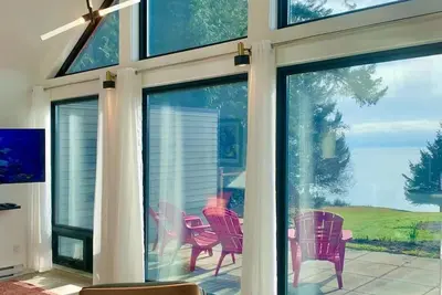 Image de Oceanfront Cottage: Where Natural Beauty Meets Modern Comfort