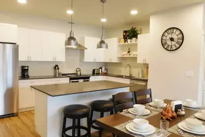 Image de Brand new 2021 3 bedroom 2 bath condo. Great location just off interstate 90.