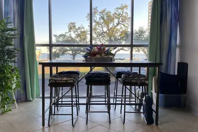 Image de Sunshine & Beach Views at 2046 Beach Blvd