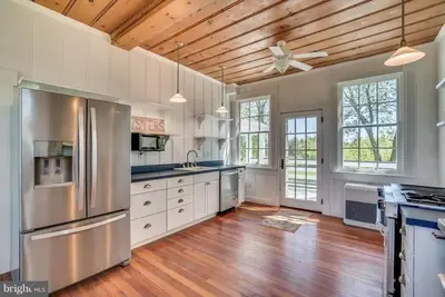 Image de Rock Hall on the water