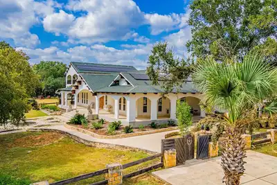 Image de Casa Blanca Main House, By River, 10 Beds, Patio, Grills, Group-Friendly