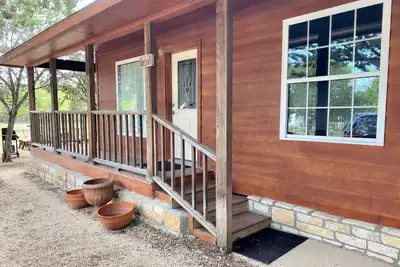 Image de Secluded Brown House, 3br/2ba, Sleeps 10, 2-Sided Porch, Grill, Firepit