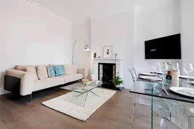 Image de Modern and Bright Highgate Gem
