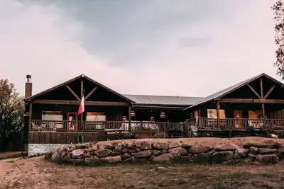 Image de El Castell - on the Llano River [Entire Property - 4 Cabins]