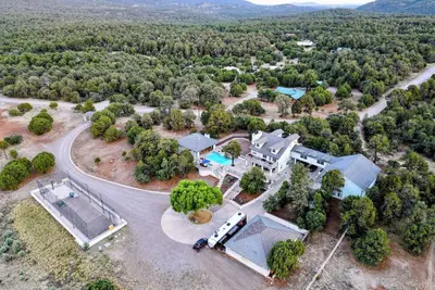 Image de Exquisite Mountain Estate with Pool [Entire Home]