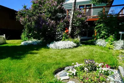 Image de Midships is a bright ground level walk out unit with near by beach access