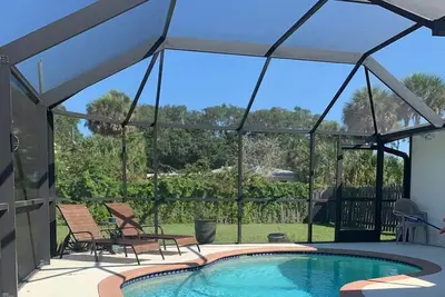 Image de Beach getaway! Perfect for family in a heated private pool!