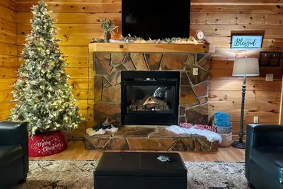 Image de Close ‘n Secluded❤️Mountain Views*Private Resort*Hot Tub*Cabin😊A+++