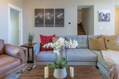 Image de Modern Victor Town Home with Hot Tub and Ac