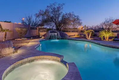 Image de Lux, Mt & City Views, Near Golf & Trails, Pvt Htd Pool w/Slide, Spa, Putt Green