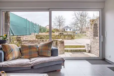 Image de Maison de village rénovée avec jardin clos