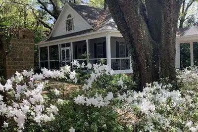 Image de Beautiful private cottage conveniently located in Killearn Estates