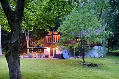 Image de Rustic Fall Cabin w/ Hot Tub & Pool Table – Lazy Bear Lodge