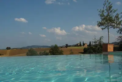 Image de Piscine, bien-être et détente dans les collines de Bologne