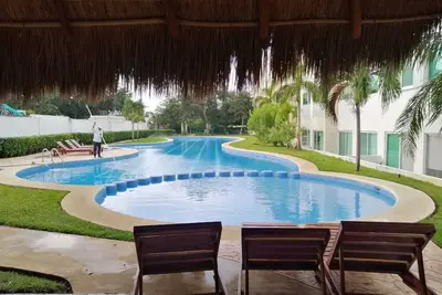 Image de Well equipped apartment minutes from the beach