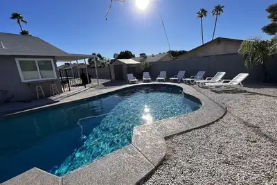 Image de ☀️🌵 Modern Mesa Escape: Private Pool & Great Location ☀️🌵