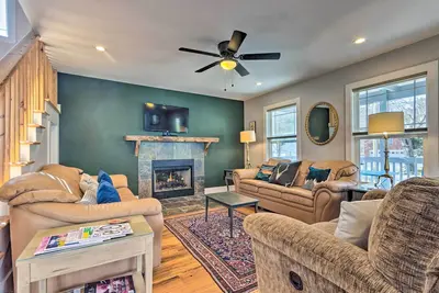 Image de Downtown Brevard Retreat with Fire Pit & Deck!