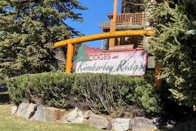Image de Cozy Mountain Retreat with Hot tub! <br>