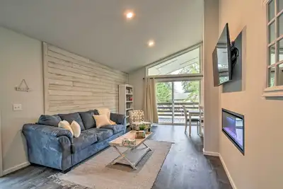 Image de Cozy Cottage on the Coast Near Downtown Westport!