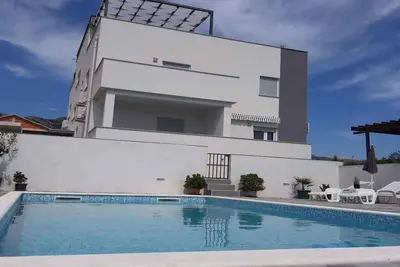 Image de Appartement de vacances avec climatisation et piscine