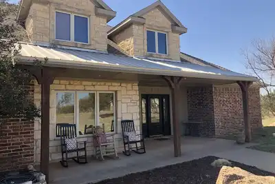 Image de Beautiful Lakefront Home-Stunning Views! Lake Alan Henry