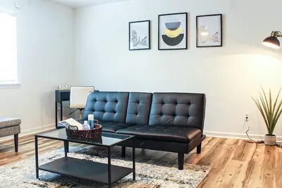 Image de ★Renovated Apartment 6 Minutes from Duke Hospital★