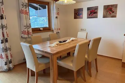 Image de Confortable appartement dans une maison de vacances avec Wifi, Tv, terrasse et parking