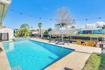 Image de Spacious Canalfront Home w/ Pool ~ 1/2 Mi to Beach