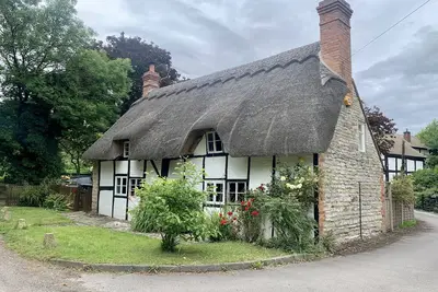 Image de Stunning Thatched 16th Century Cottage. Dog Friendly. **Hot Tub**