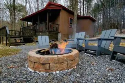 Almost Heaven Hideaway secluded 18+ acre creek, firepit, hiking, near Atv trails