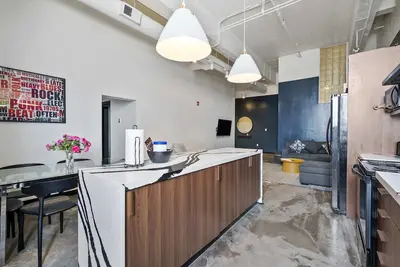 Image de Spacious Loft 2 bedroom in N Oakland 400, sleeps 8