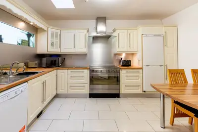 Image de Large, Luxury House With Spectacular Sea Views