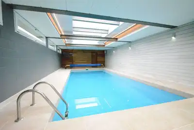 Image de Maison de vacances א Goesnes avec piscine