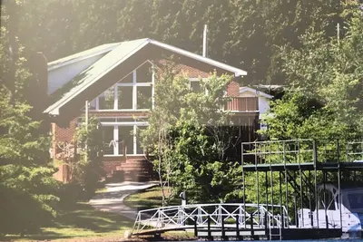 Image de Lake Hartwell house, steps away from your boatdock