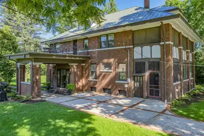 Image de A Beautiful Escape By The Riverside!