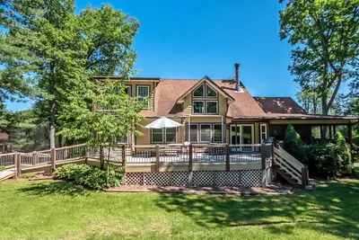 Image de Sunkissed Lodge | Hot Tub, Games, Great Views!