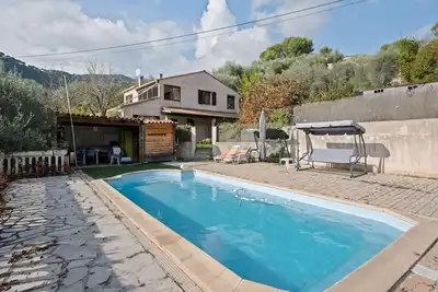 Image de Charmant Appartement avec Piscine