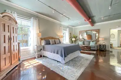 Image de Historic Carriage House in Charming Apalachicola