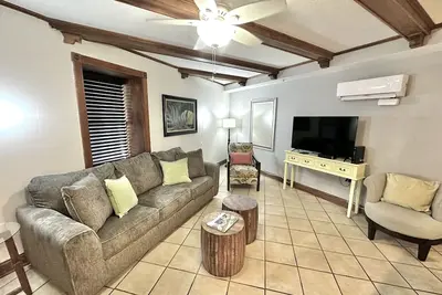 Image de Fall Flash Sale at Beachside Colony Resort, Colony Suites best value offered 1/1