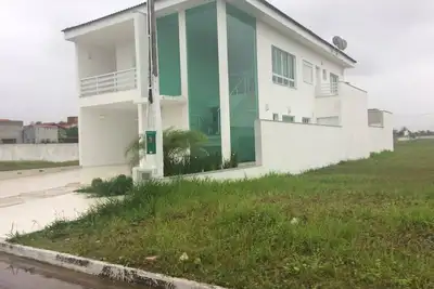Image de Casa com Piscina em CondomĂnio Fechado com Segurança 24h de Frente Para o mar