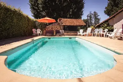 Image de Appartement א Vezac avec piscine
