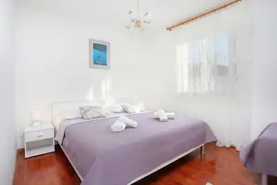 Image de Appartement d'une chambre avec le balcon et la vue sur le mer Kastel Stafilic, Kastela (A-18673-b)