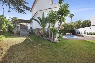 Image de \"Loft la Matanza\" avec vue sur la mer, vue sur la montagne, piscine, terrasse et jardin.
