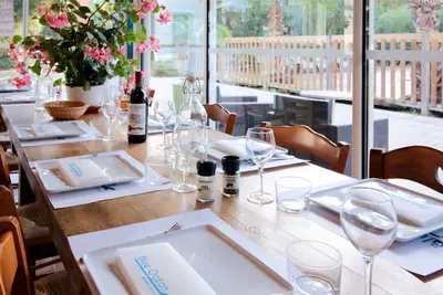 Image de Joli appartement dans une maison de vacances avec Wifi, piscine, terrasse, animaux admis et parking