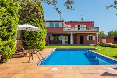 Image de Casa Monica - Jolie maison avec jardin et piscine près du centre