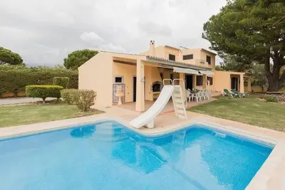 Image de Villa Limao with huge pool with slide & private garden & parking in 3acre farm