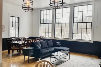 Image de Unique/Historic Stay In An 1874 Era Schoolhouse! !